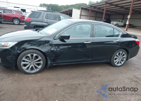2013 Honda Accord z USA, uszkodzony, nr VIN 1HGCR2F560A155610